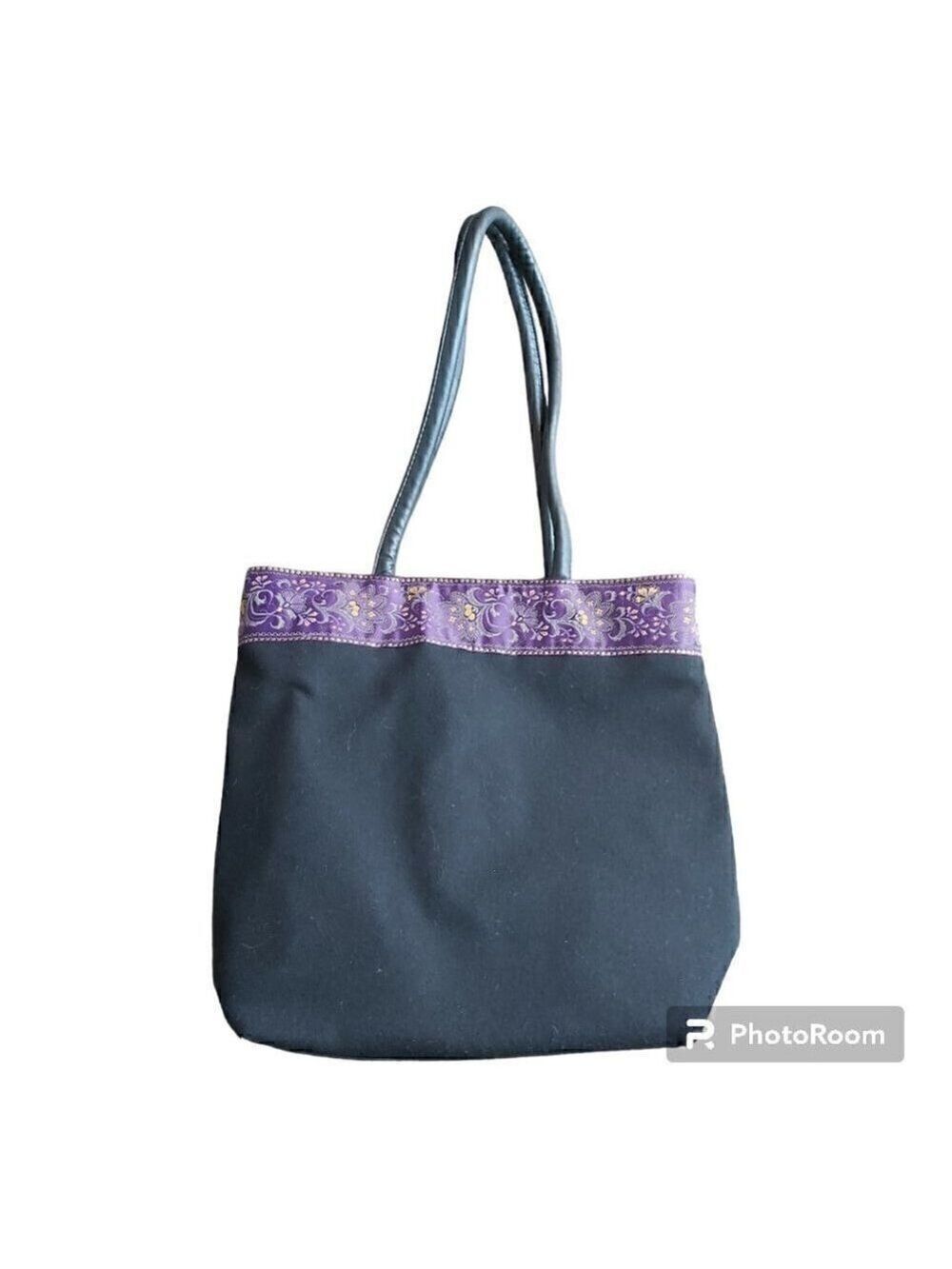 NWOT Imitation Bueno Black Felt Media Bag with Floral Trim - Stylish Purse